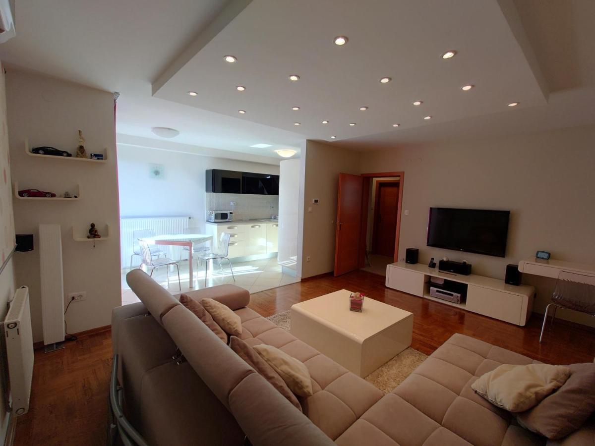 Apartman Mare Nostrum**** Appartement Rijeka Buitenkant foto