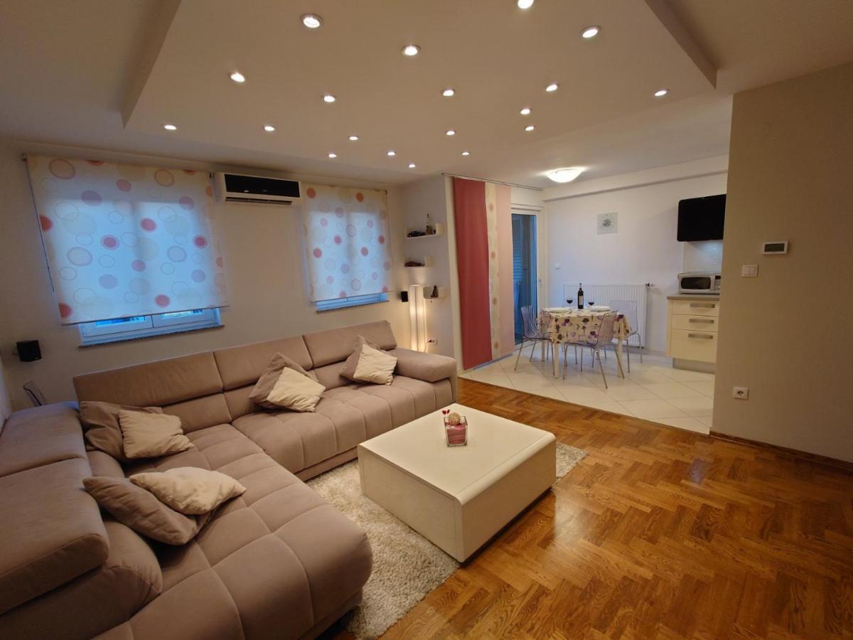 Apartman Mare Nostrum**** Appartement Rijeka Buitenkant foto
