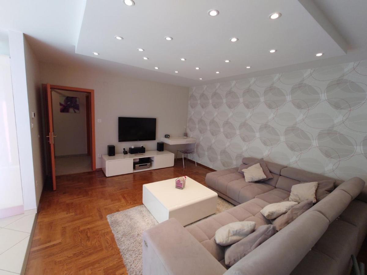 Apartman Mare Nostrum**** Appartement Rijeka Buitenkant foto