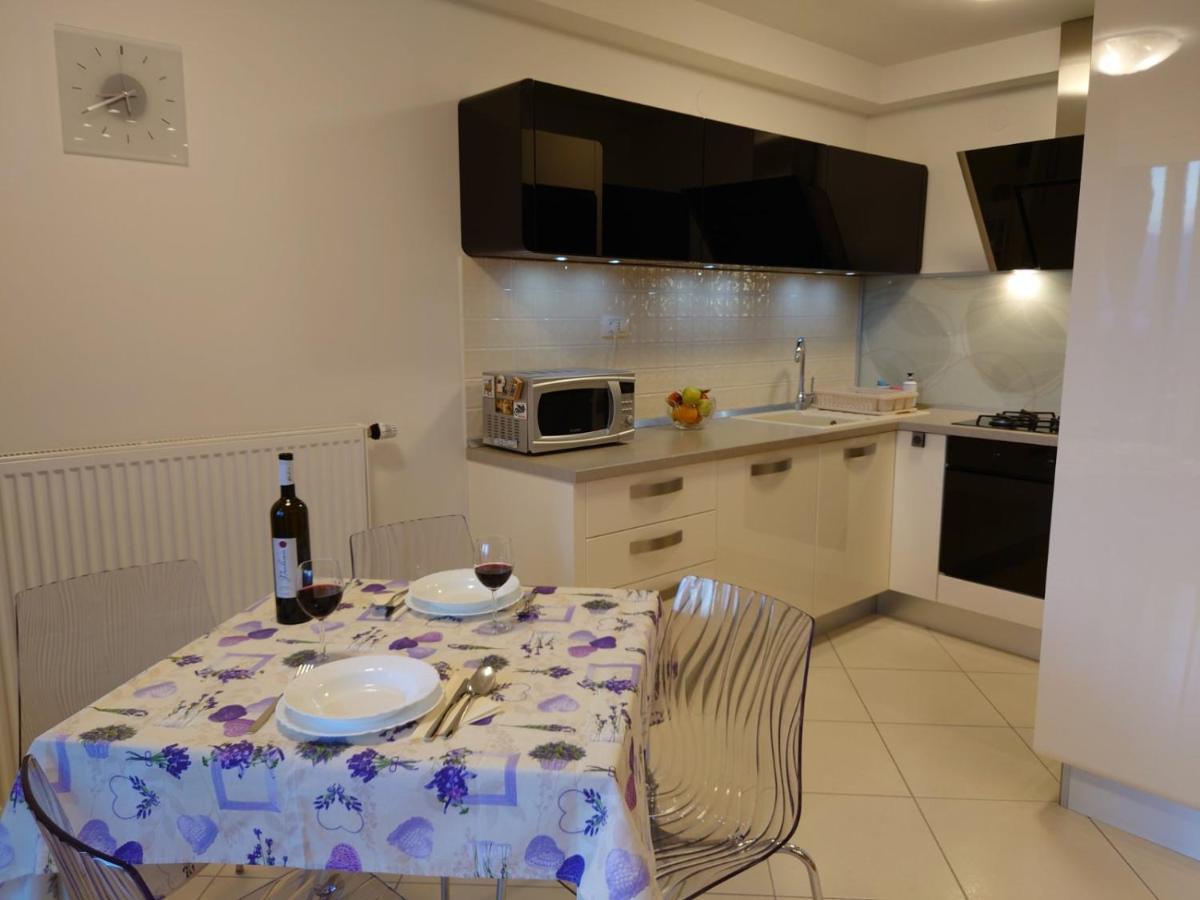 Apartman Mare Nostrum**** Appartement Rijeka Buitenkant foto