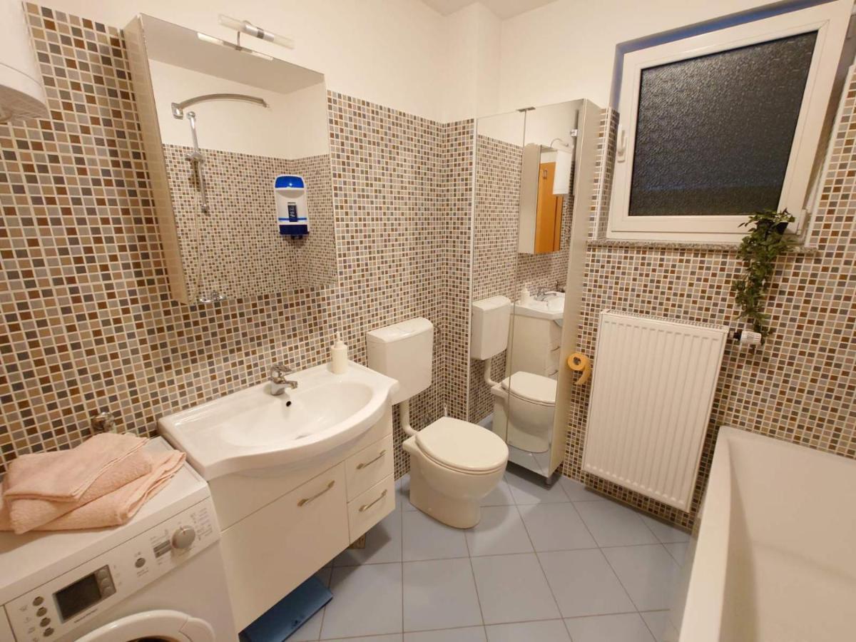 Apartman Mare Nostrum**** Appartement Rijeka Buitenkant foto