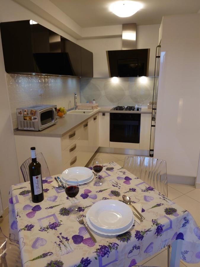 Apartman Mare Nostrum**** Appartement Rijeka Buitenkant foto