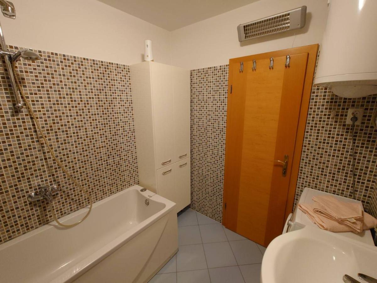 Apartman Mare Nostrum**** Appartement Rijeka Buitenkant foto